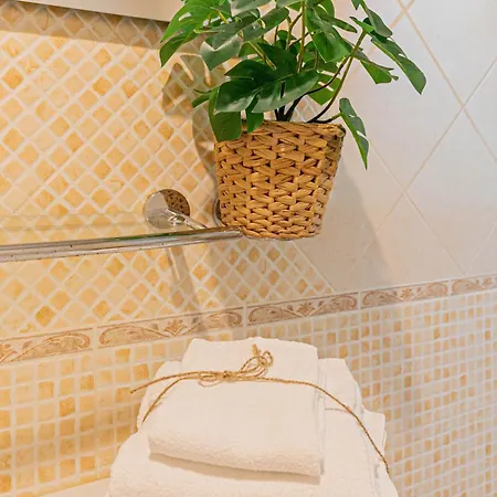 Konukevi Dafne Con Terrazza 4*