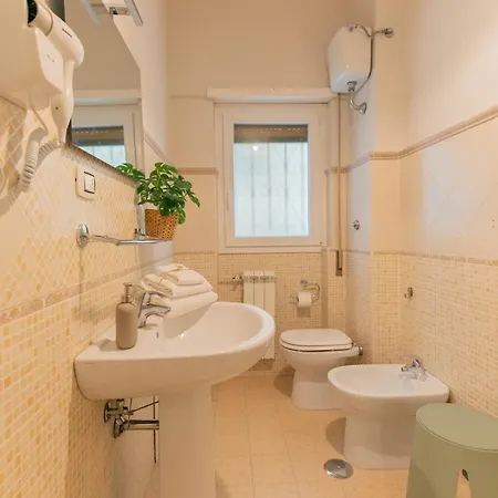 Dafne Con Terrazza Gasthof Rom