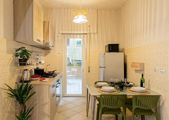 Konukevi Dafne Con Terrazza 4*